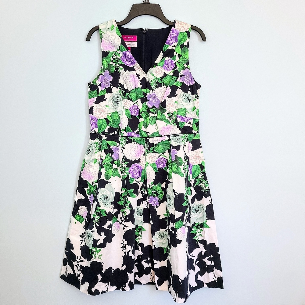 Like New Talbots Oprah Collection Floral Hydrangea Fit & Flare Dress w/ Pockets